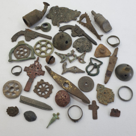 Большой набор антикварных металлических мелких предметов различного назначения, 36 штук